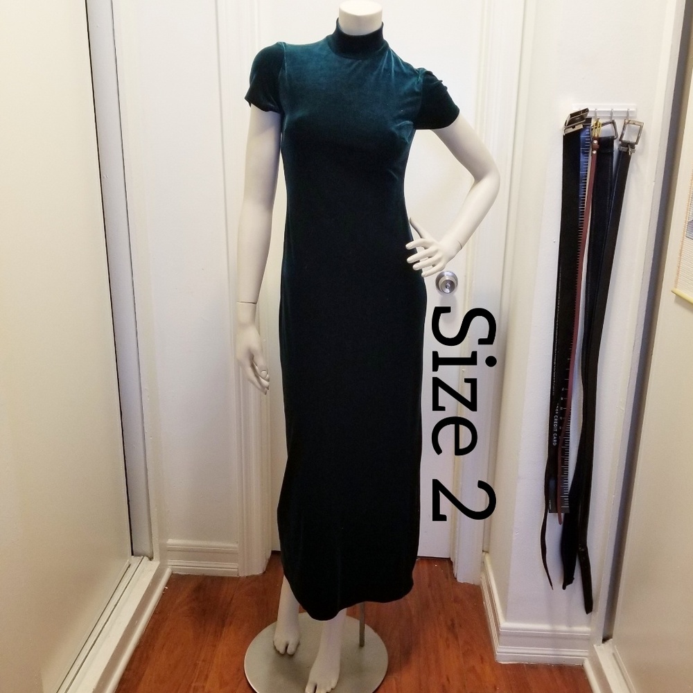 Elegant velvet green dress